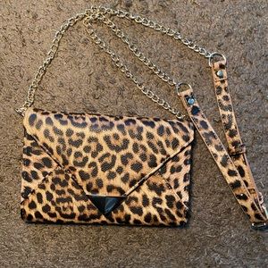 Fashion Nova Leopard Clutch
